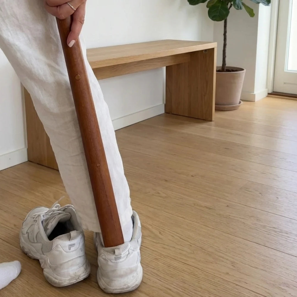 Magnetiskt Skohorn i Massivt Trä – 55 cm