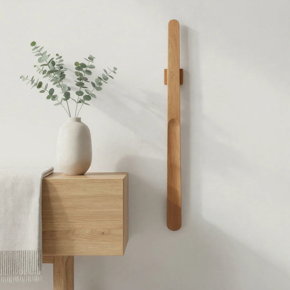 Magnetiskt Skohorn i Massivt Trä – 55 cm